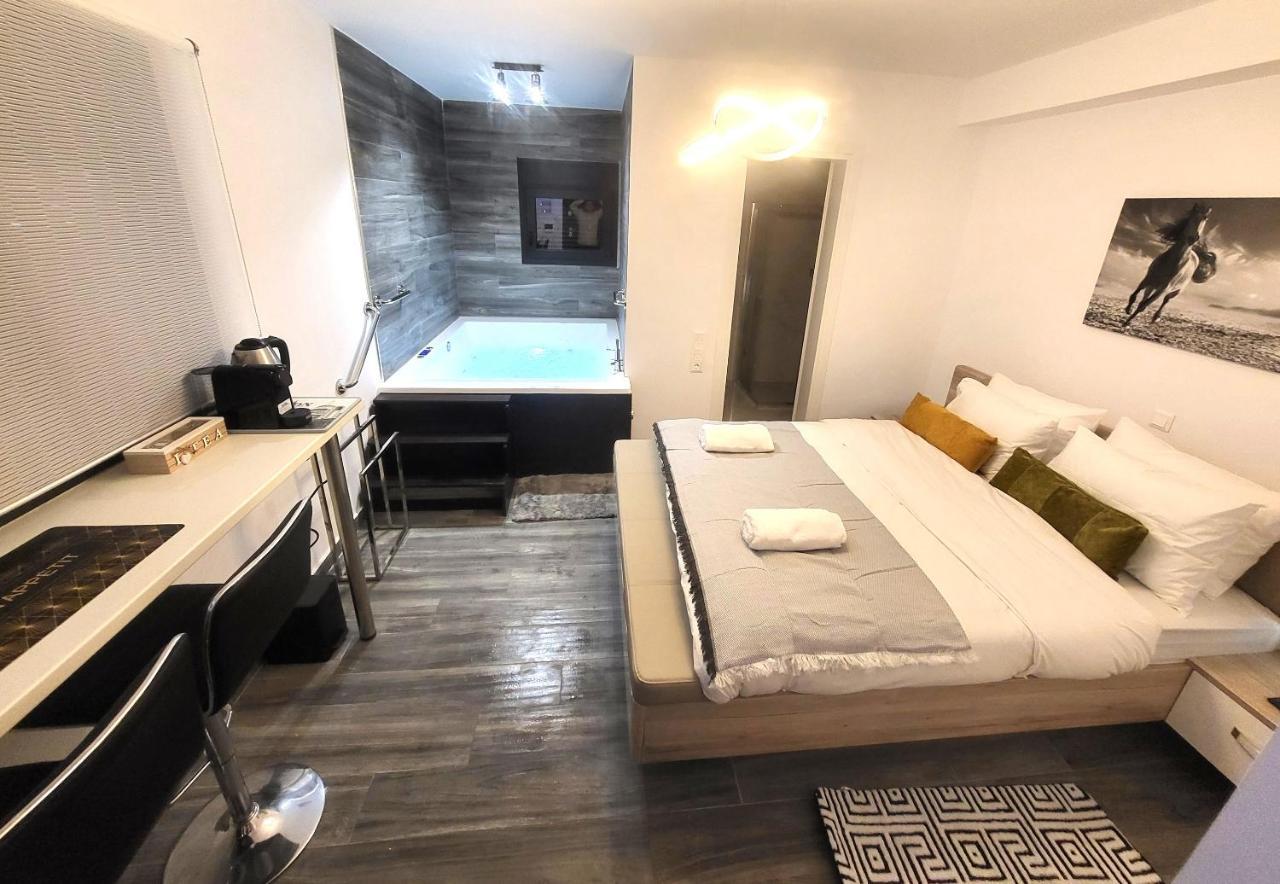 Romantic Suite&grant Jacuzzi Apartment *